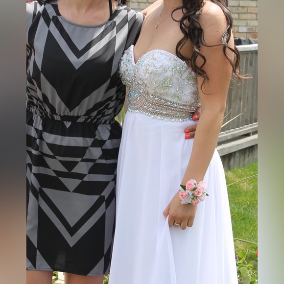 Wedding or Prom dress - Picture 6 of 6